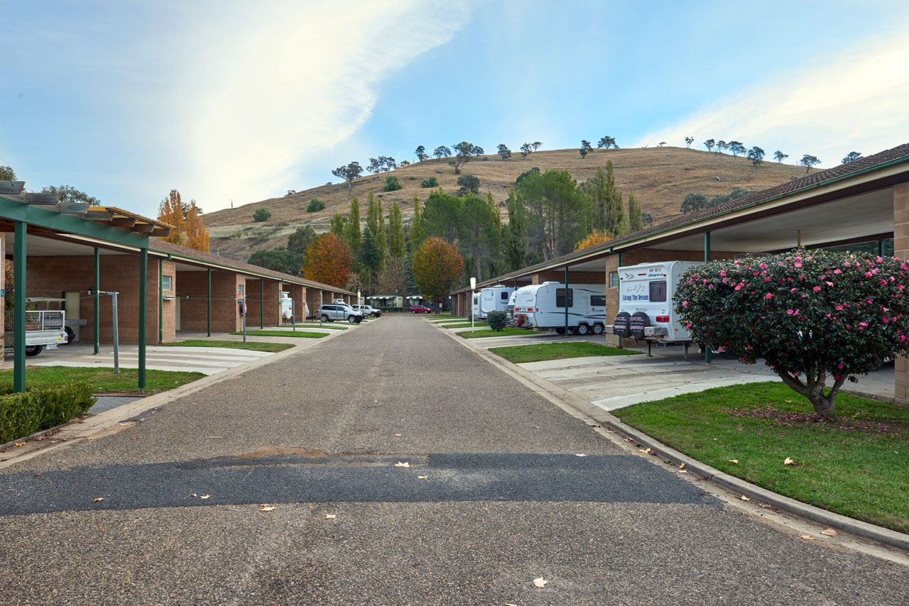 Caravan Park Central Gundagai Walk To Shops Drive Thru Sites