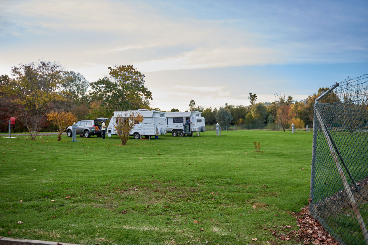 Caravan Park Central Gundagai Walk To Shops Drive Thru Sites